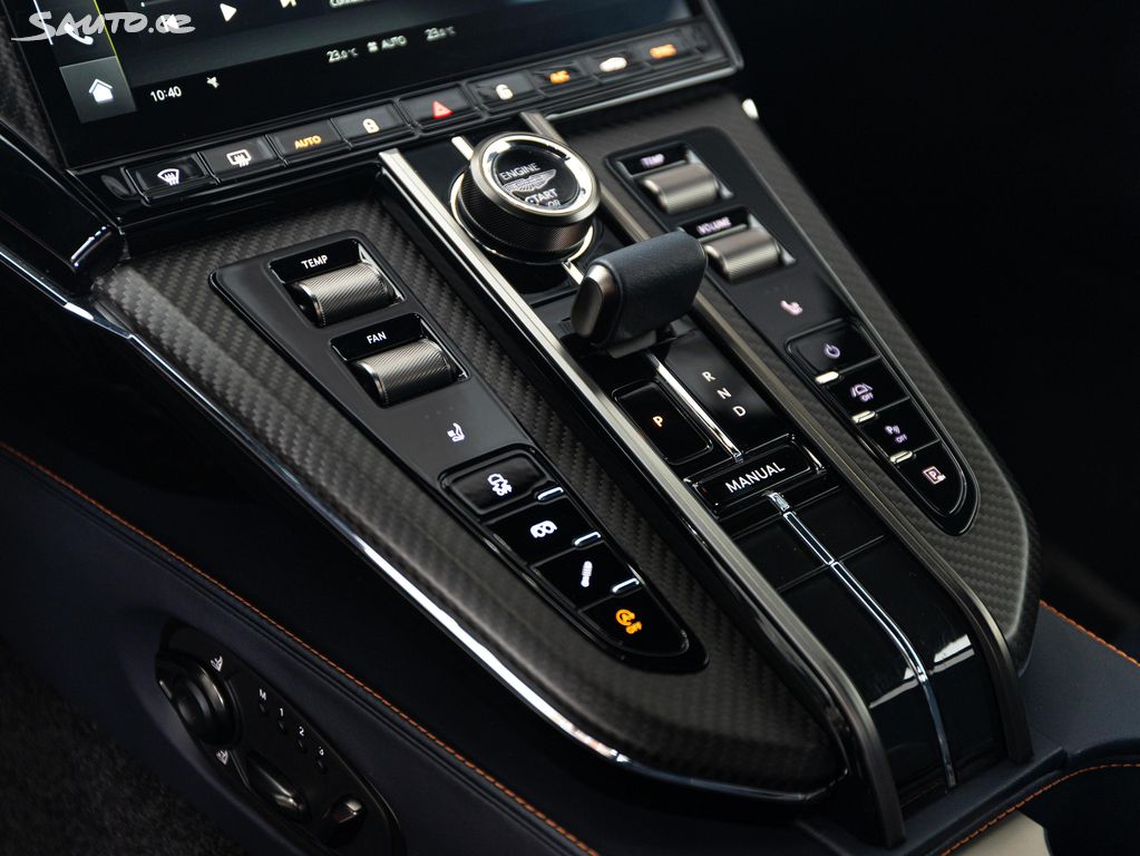 Aston Martin V8 Vantage