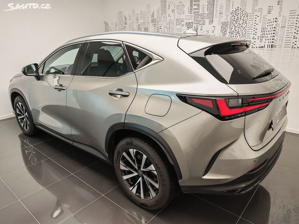Lexus NX 450h+