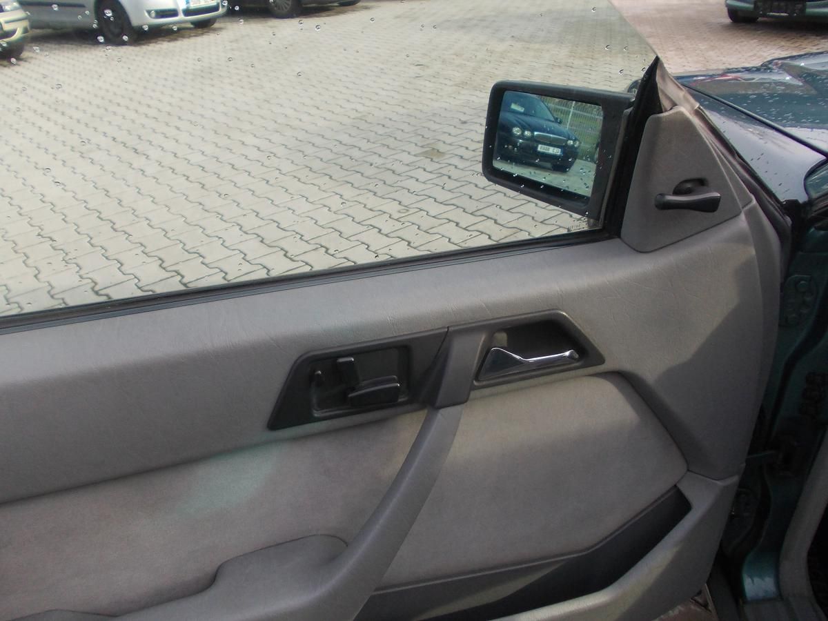 Mercedes-Benz Třídy E, 300CE AUTOMAT - fotka 5