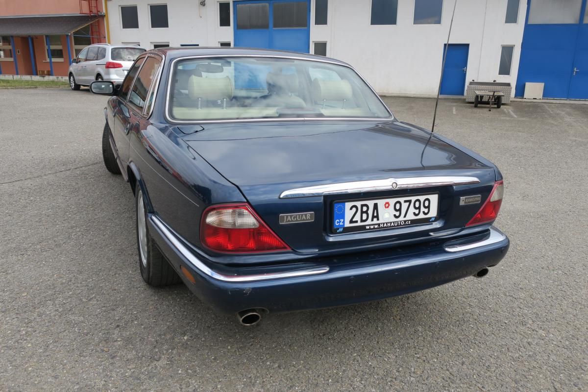 Jaguar XJ, 3.2 V8 EXECUTIVE, LPG - fotka 5