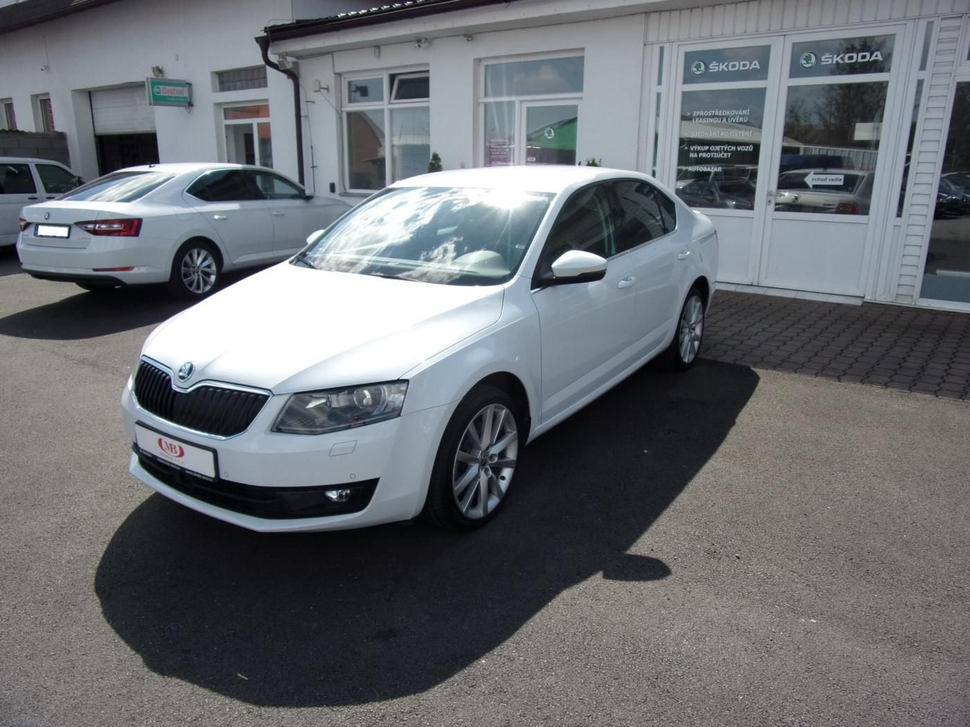 Škoda Octavia, 2,0 TDI DSG Style 4x4 135 kW - fotka 2