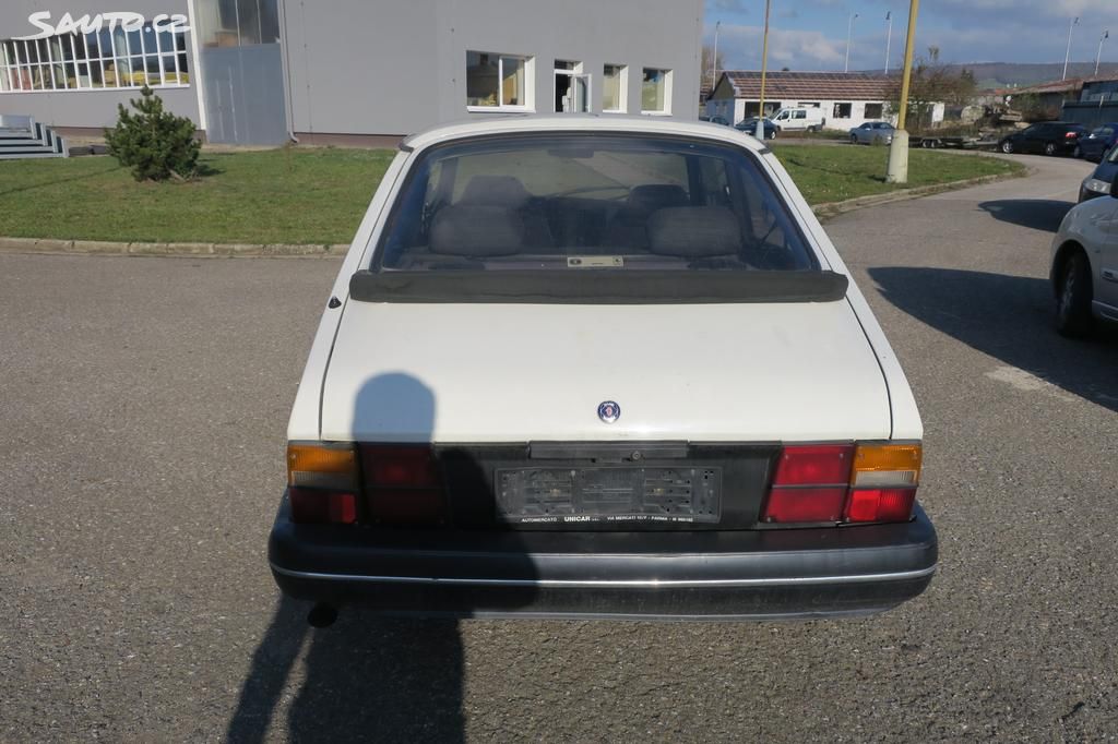 Saab 900, 2.0 TURBO, KLIMA, KŮŽE - fotka 4