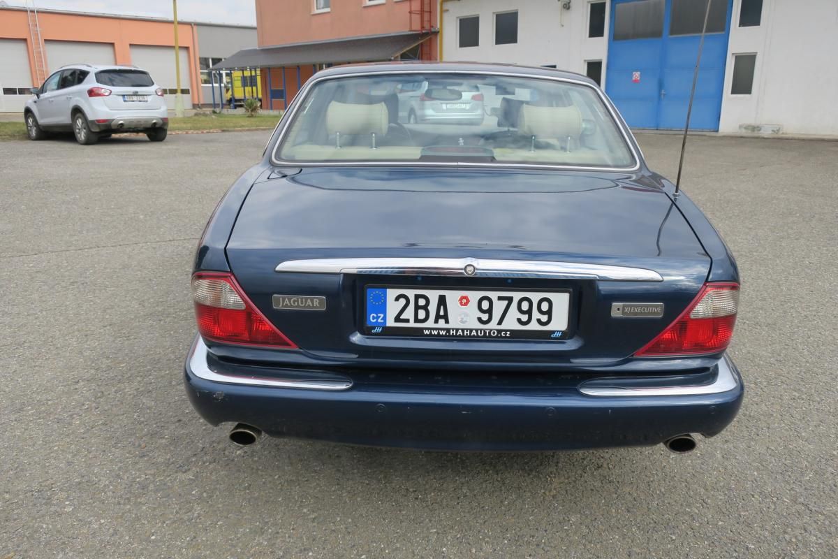 Jaguar XJ, 3.2 V8 EXECUTIVE, LPG - fotka 6