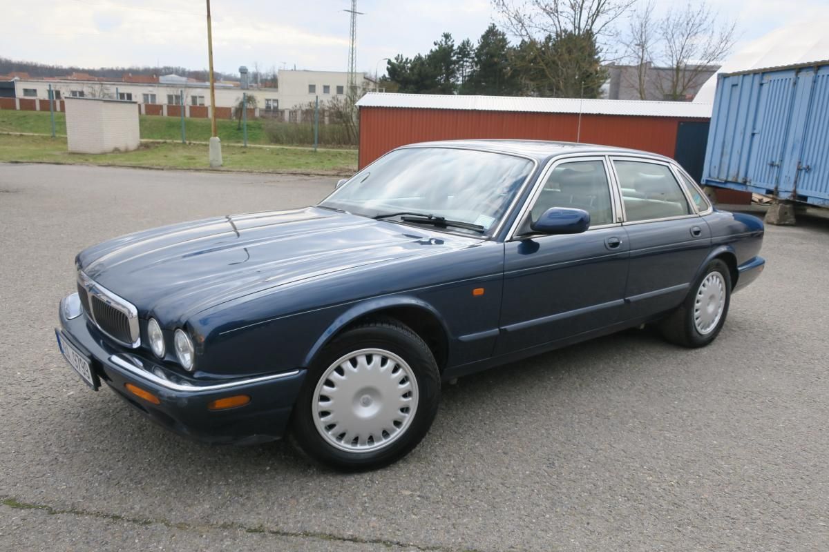 Jaguar XJ, 3.2 V8 EXECUTIVE, LPG - fotka 2