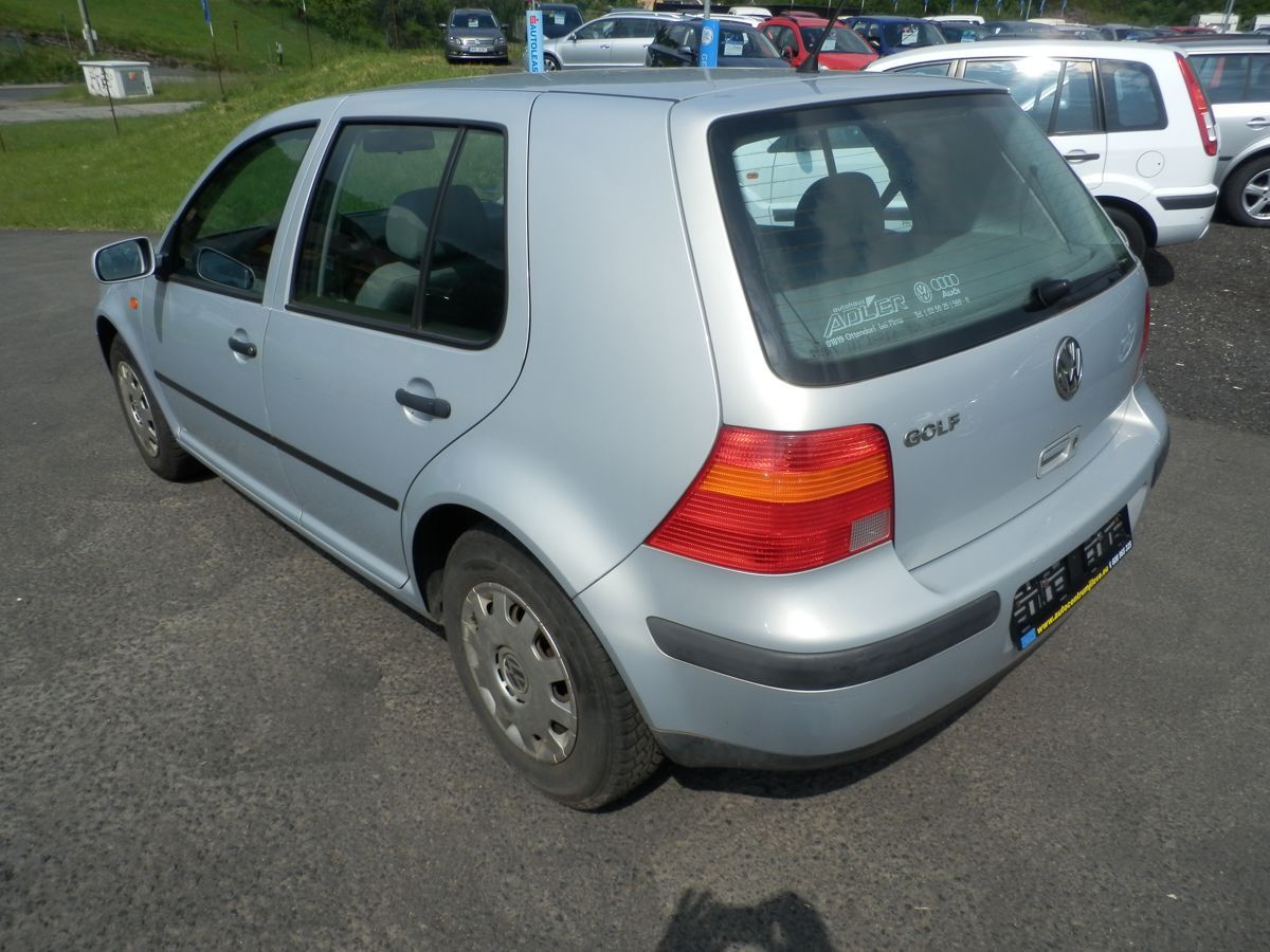 Volkswagen Golf, 1,4 16V KLIMA - fotka 6