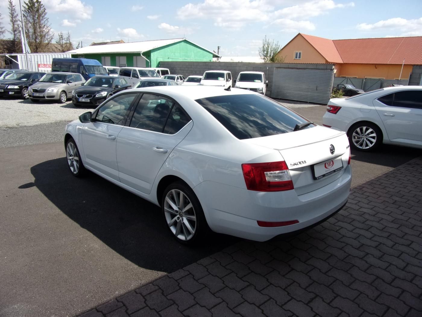 Škoda Octavia, 2,0 TDI DSG Style 4x4 135 kW - fotka 4