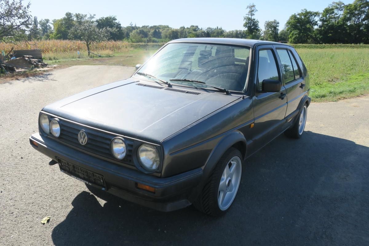 Volkswagen Golf, II 1.6i + LPG, SERVO, ŠÍBR - fotka 4