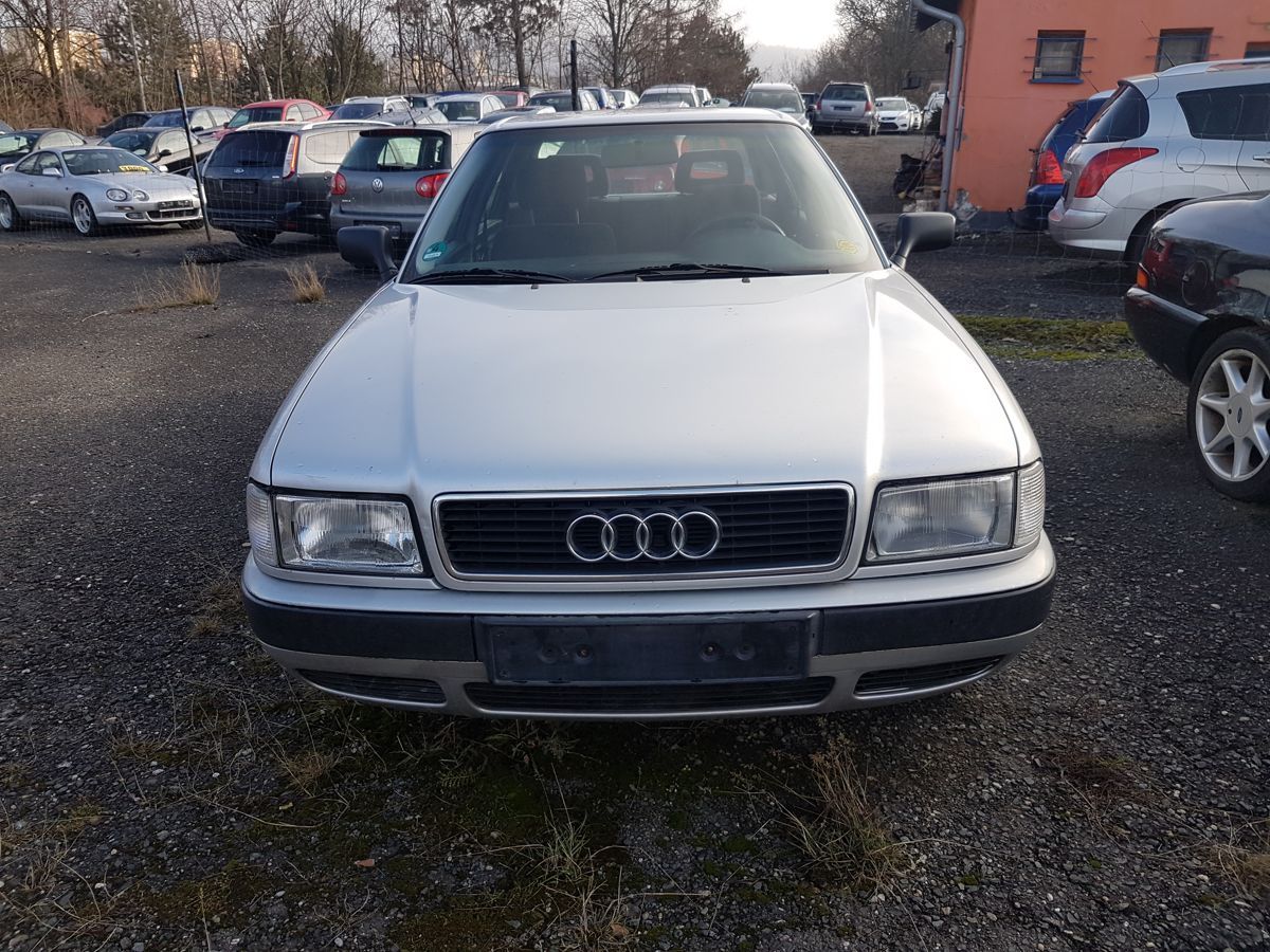 Audi 80, 2.0i 85KW KLIMA - fotka 2