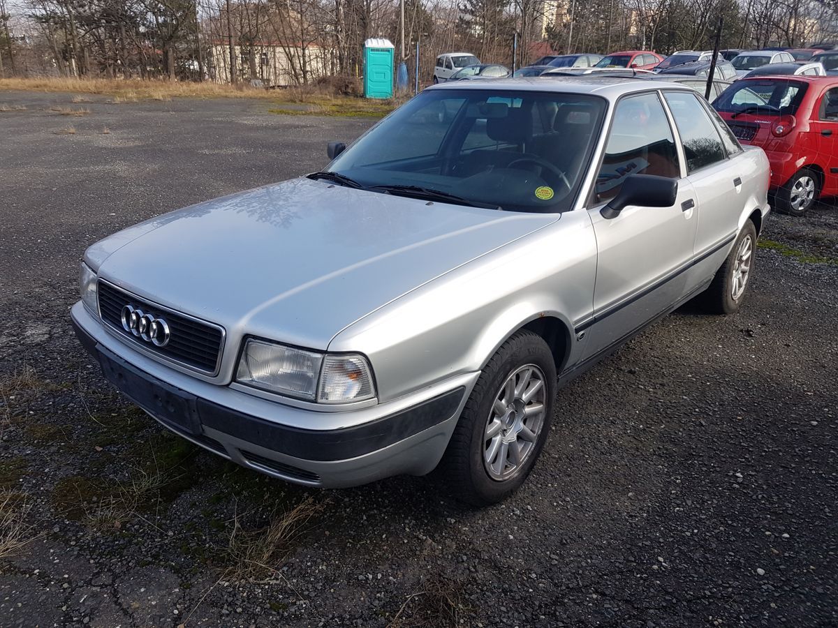 Audi 80, 2.0i 85KW KLIMA - fotka 3