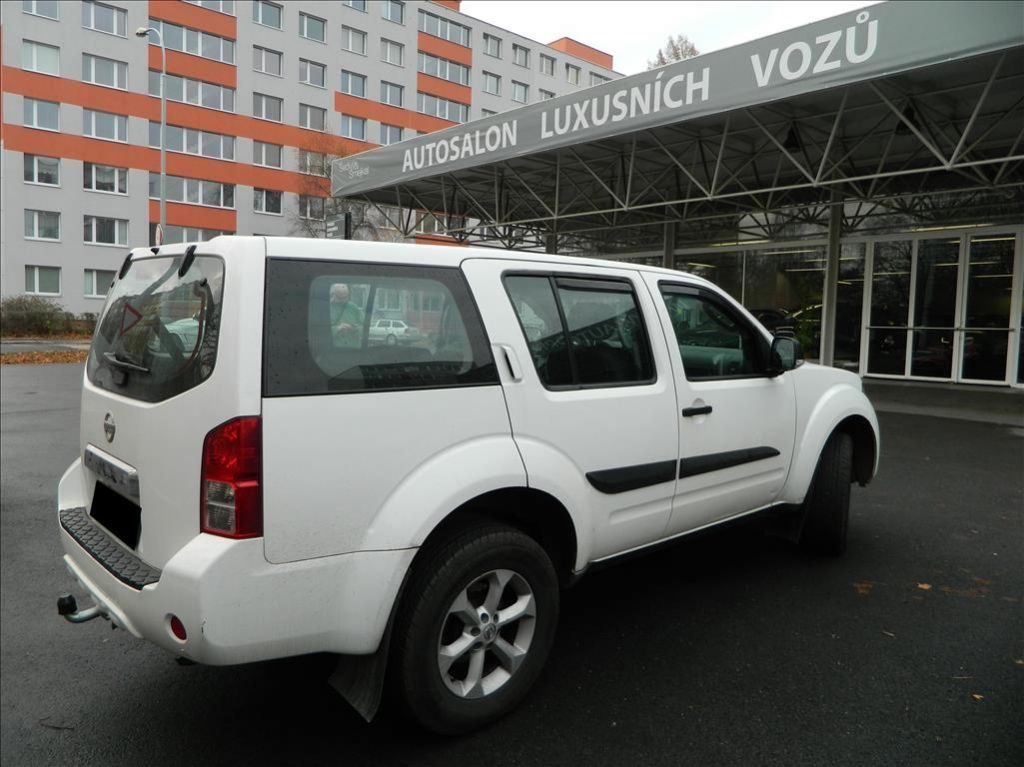 Nissan Pathfinder, 2.5 DCI 140 kw 4x4 7 MÍST - fotka 4
