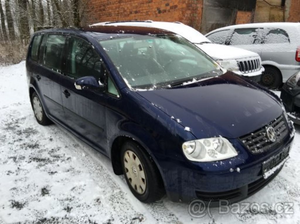 Volkswagen Touran, 1.6 FSI TAŽNÉ SERVISKA - fotka 3