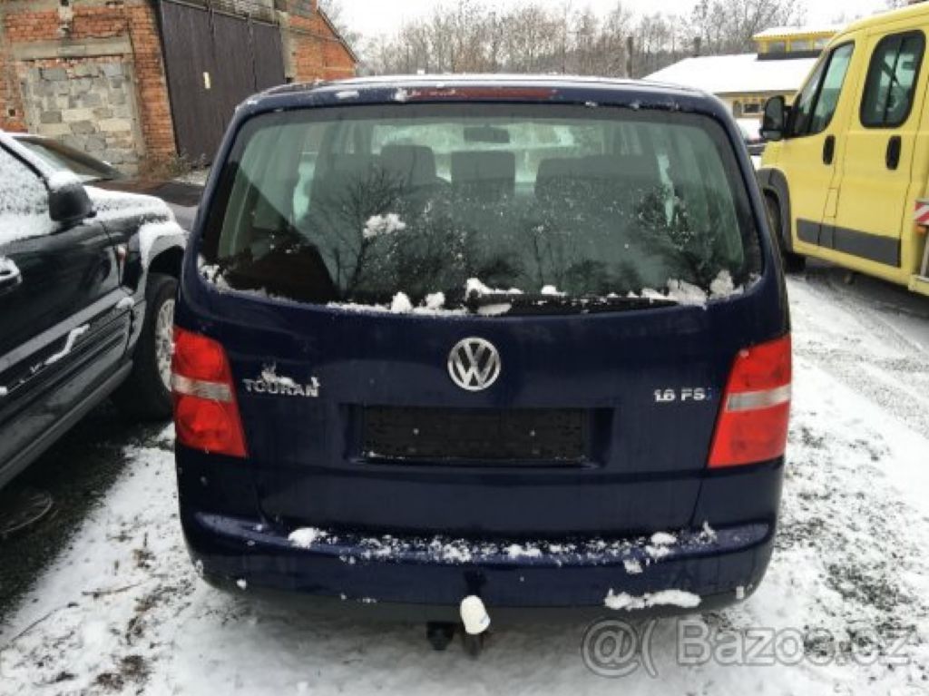 Volkswagen Touran, 1.6 FSI TAŽNÉ SERVISKA - fotka 4