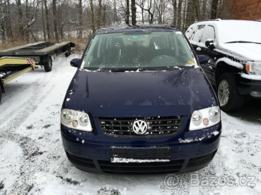 Volkswagen Touran, 1.6 FSI TAŽNÉ SERVISKA - fotka 2
