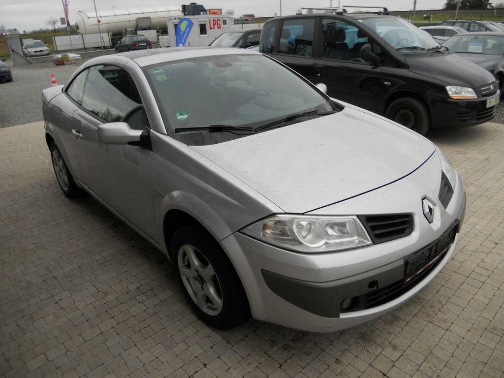 Renault Mégane, CABRIO 1,6 16V KLIMA, SERVISKA - fotka 3