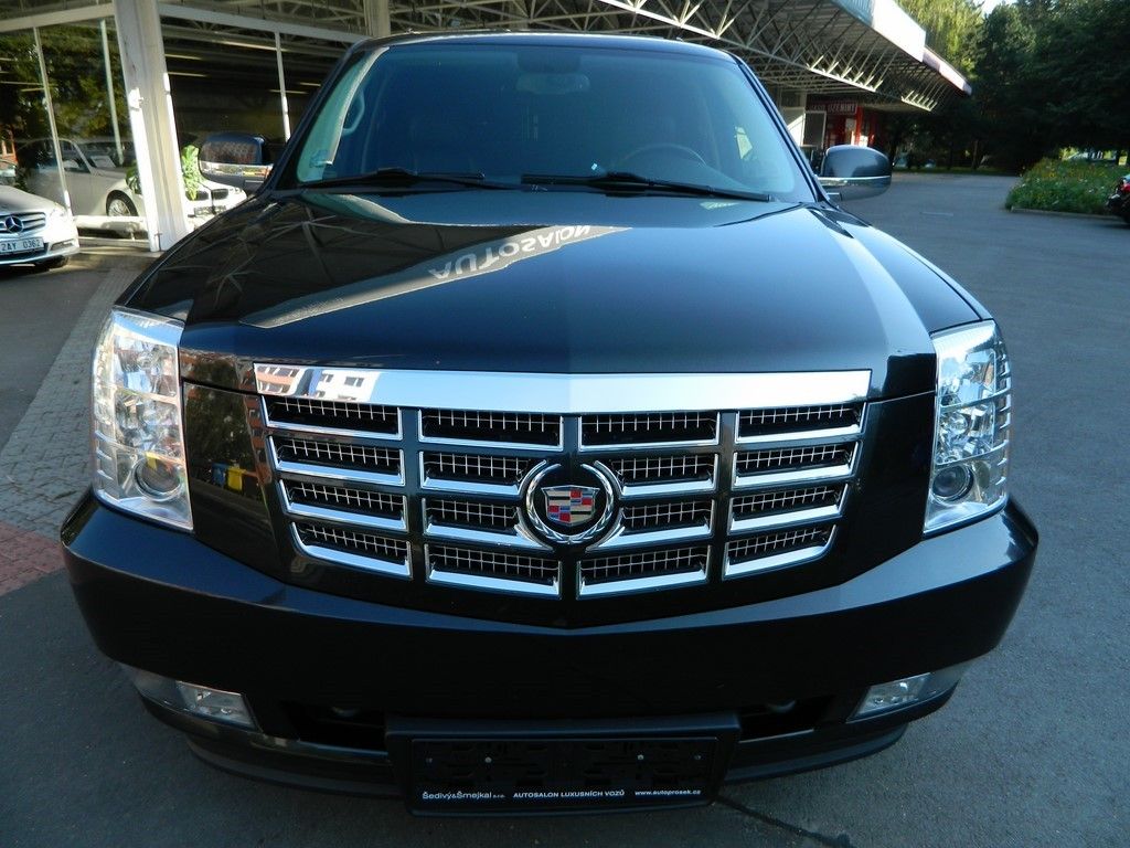 Cadillac Escalade, HYBRID 6.0 V8 248kW - fotka 4