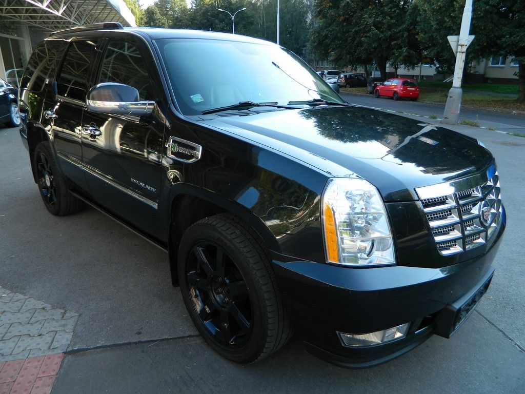 Cadillac Escalade, HYBRID 6.0 V8 248kW - fotka 6