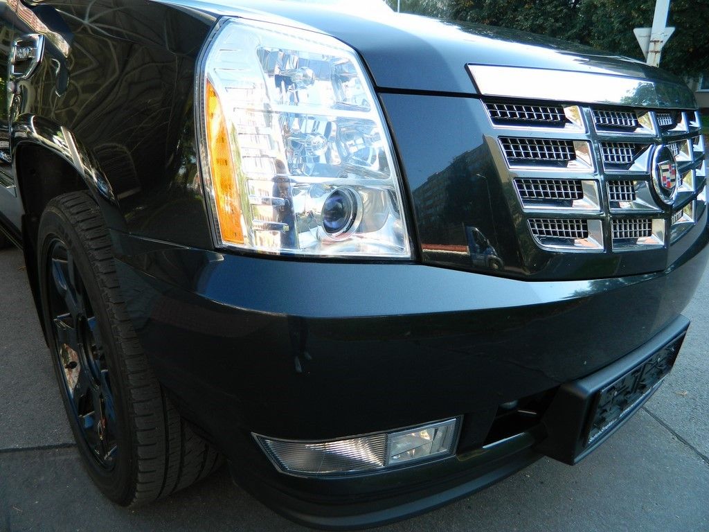 Cadillac Escalade, HYBRID 6.0 V8 248kW - fotka 3