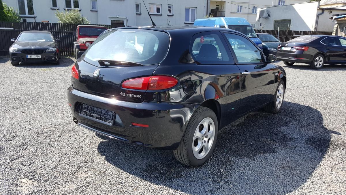 Alfa Romeo 147, 1.6 77KW KLIMA SERVIS KNIHA - fotka 3