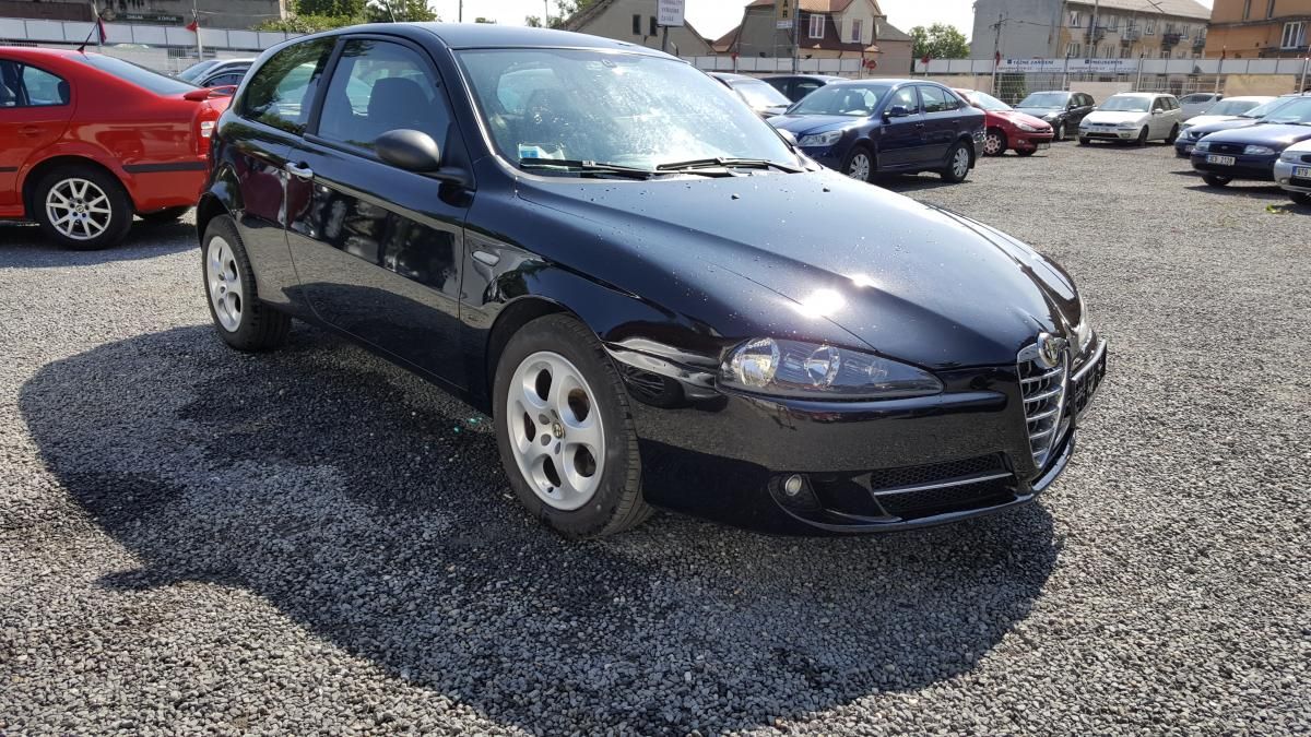 Alfa Romeo 147, 1.6 77KW KLIMA SERVIS KNIHA - fotka 2