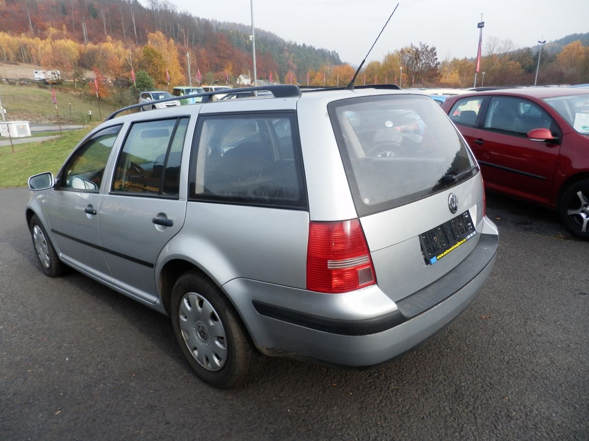 Volkswagen Golf, 1,4 55KW DIGI-KLIMA - fotka 6