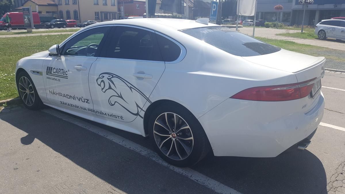 Jaguar XF, 2,0 i4D R-Sport Aut. - fotka 4