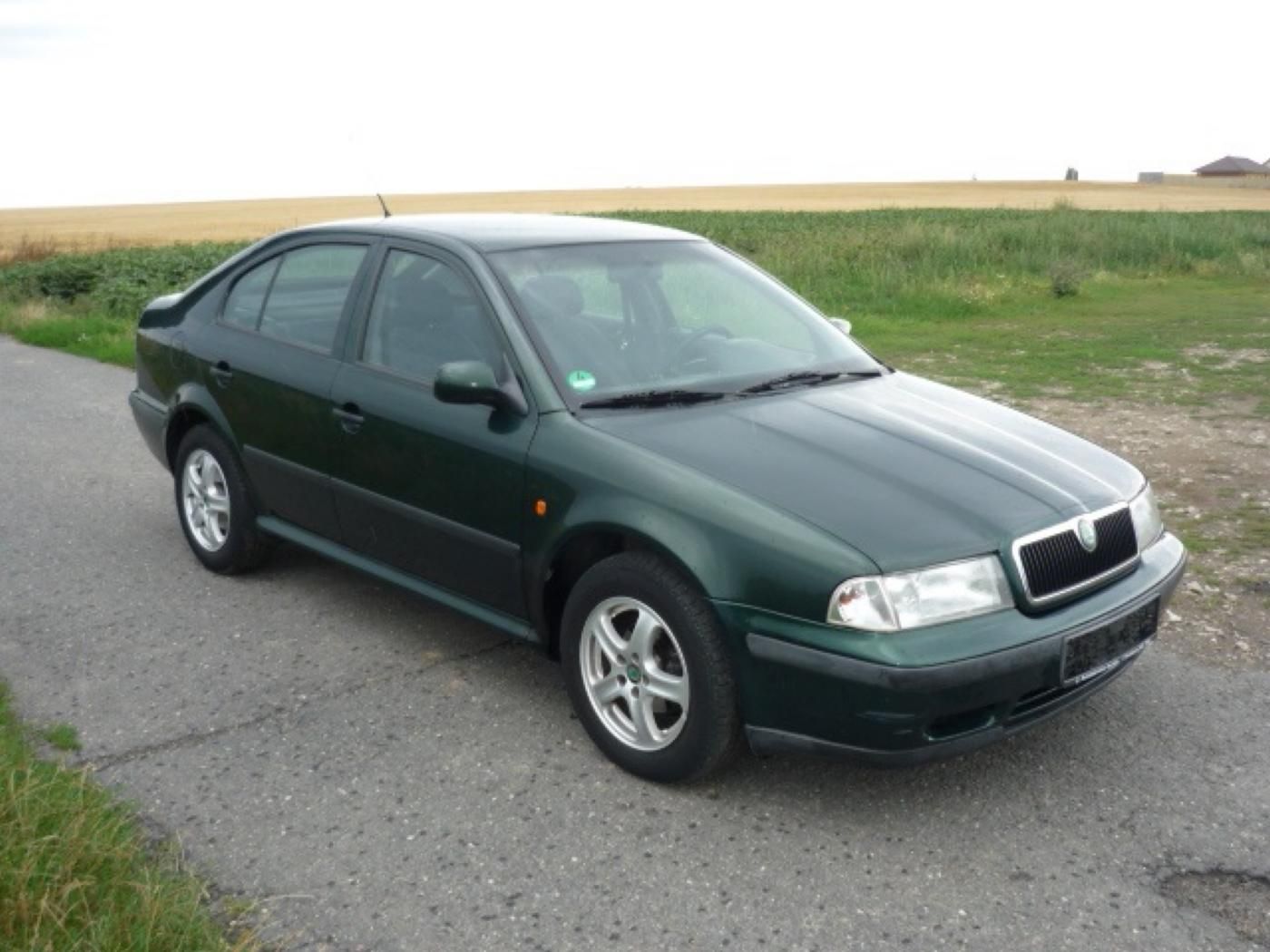 Škoda Octavia, 1.6i.Klima. - fotka 3