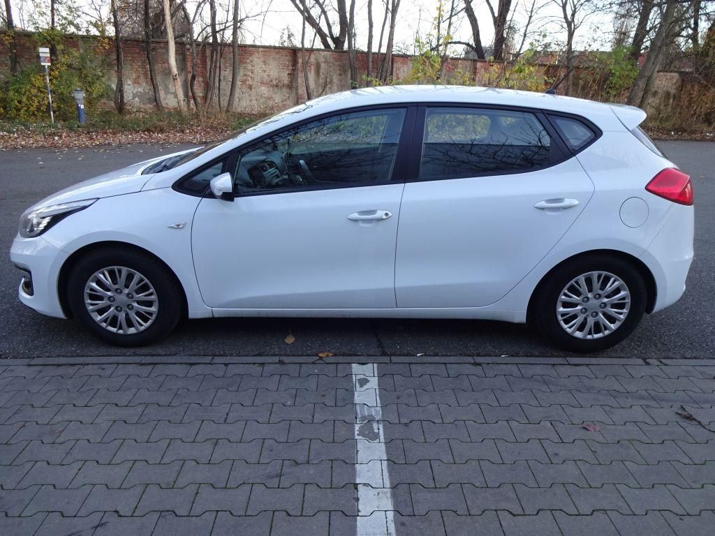 Kia Cee´d, 1,4 , 66kW, hatchback - fotka 4