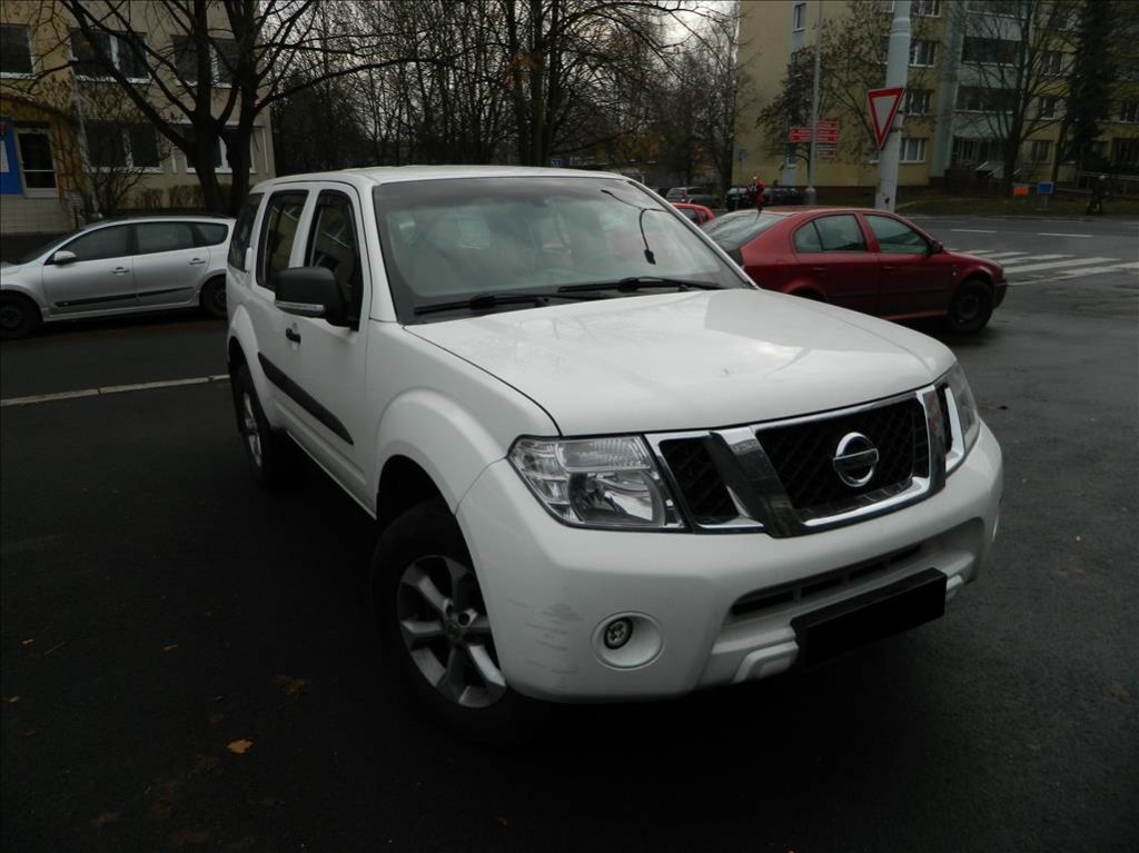 Nissan Pathfinder, 2.5 DCI 140 kw 4x4 7 MÍST - fotka 5