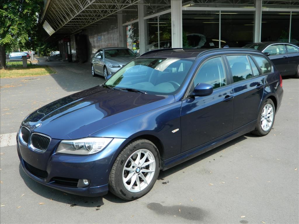 BMW Řada 3, 316d 85kW SERVISNÍ KNIHA - fotka 3