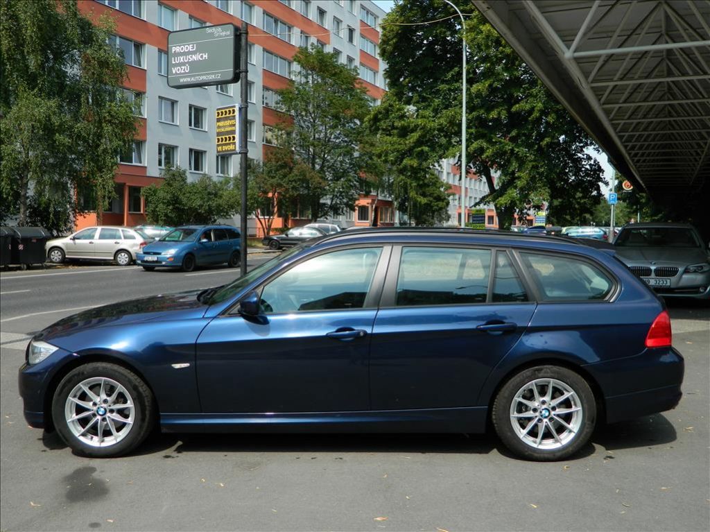 BMW Řada 3, 316d 85kW SERVISNÍ KNIHA - fotka 4
