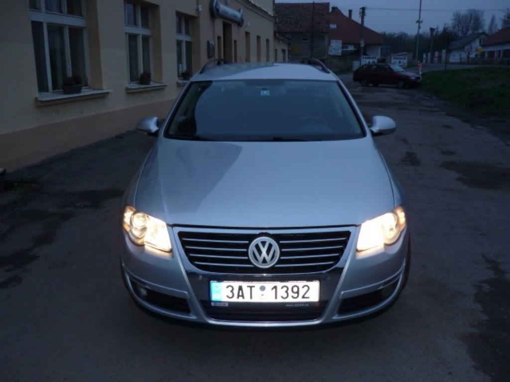 Volkswagen Passat, 2.0TDI KLIMA - fotka 2