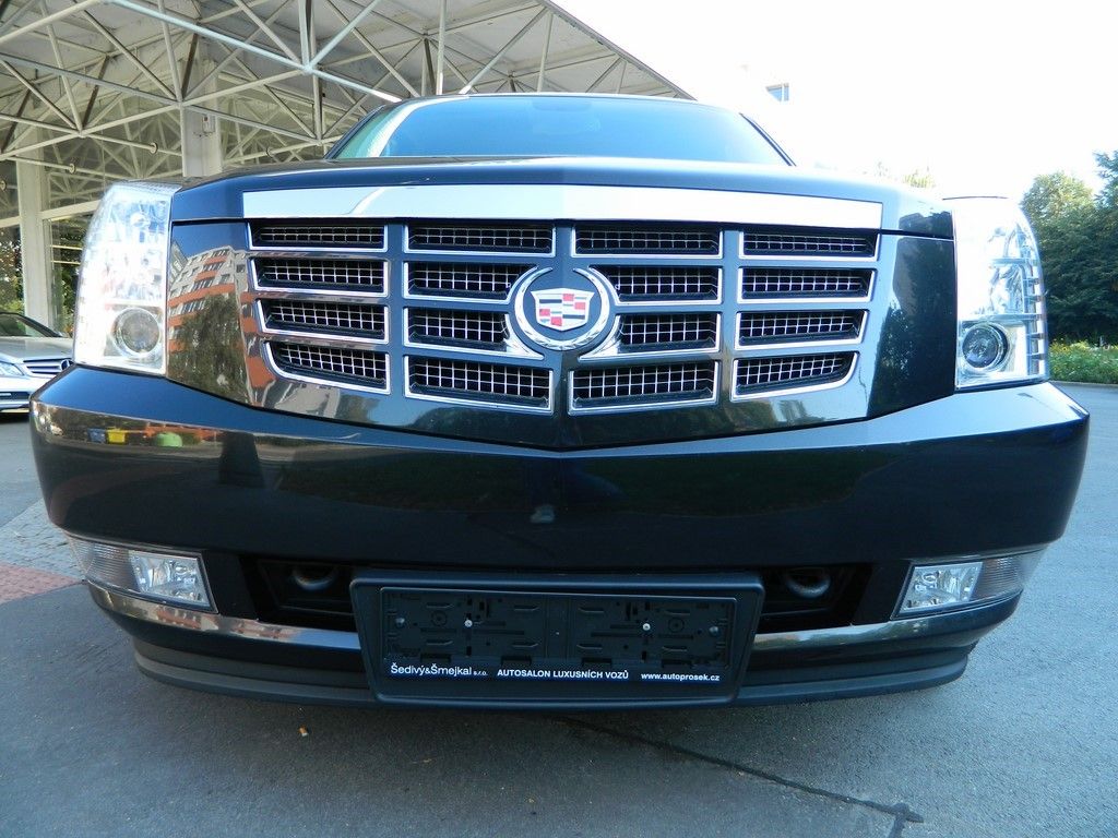 Cadillac Escalade, HYBRID 6.0 V8 248kW - fotka 5