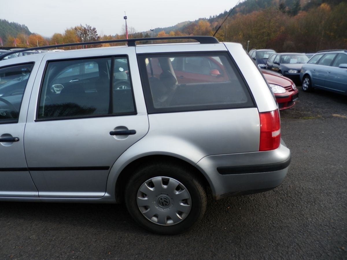 Volkswagen Golf, 1,4 55KW DIGI-KLIMA - fotka 5