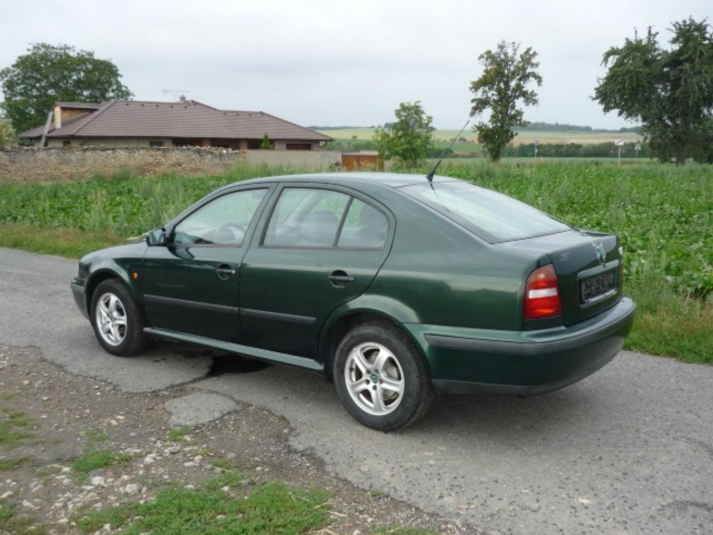 Škoda Octavia, 1.6i.Klima. - fotka 4