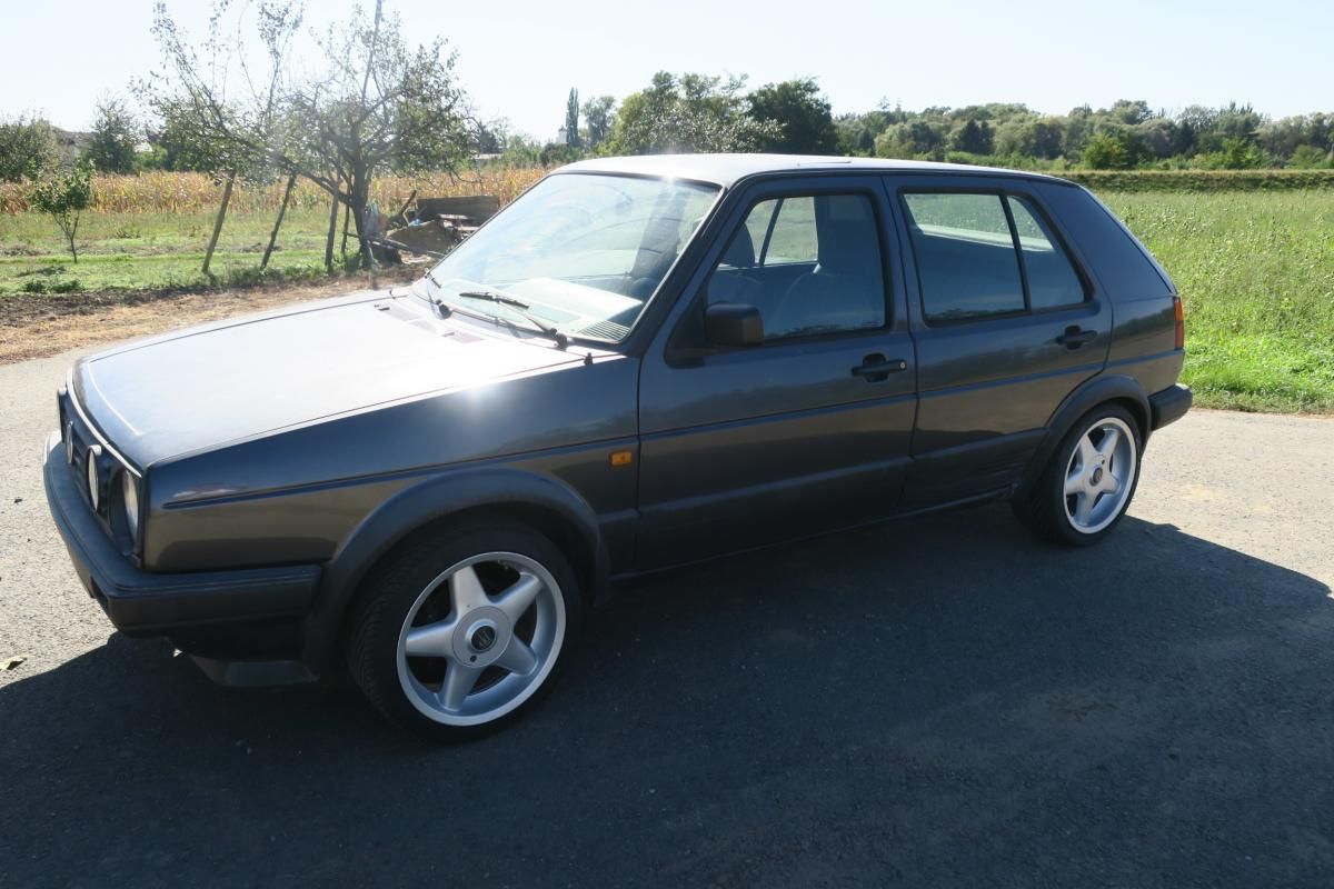 Volkswagen Golf, II 1.6i + LPG, SERVO, ŠÍBR - fotka 5
