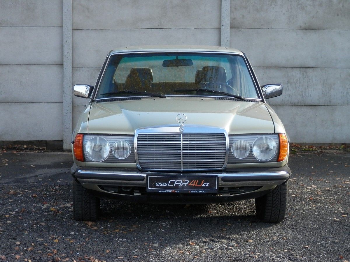 Mercedes-Benz 123, 230E AUTOMAT - fotka 2