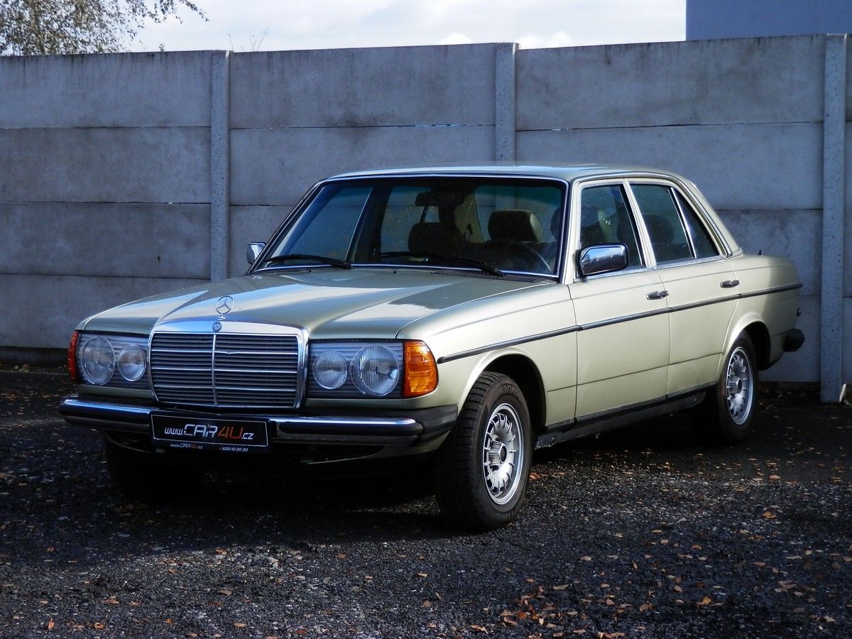 Mercedes-Benz 123, 230E AUTOMAT