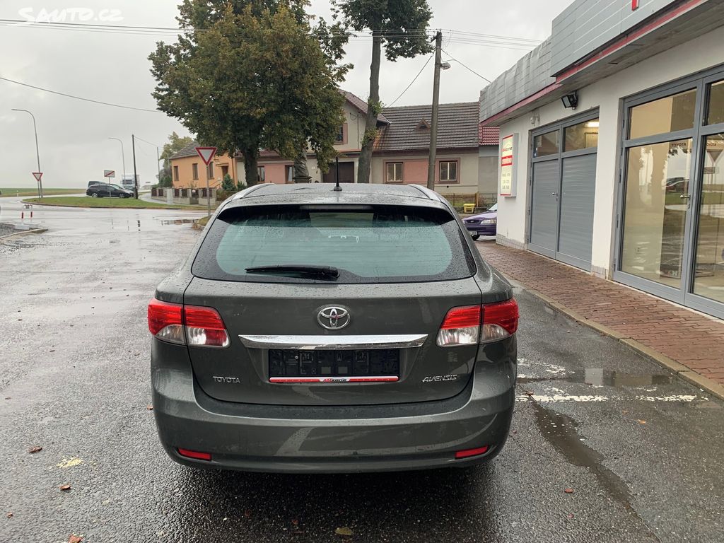 Toyota Avensis, fotka 4