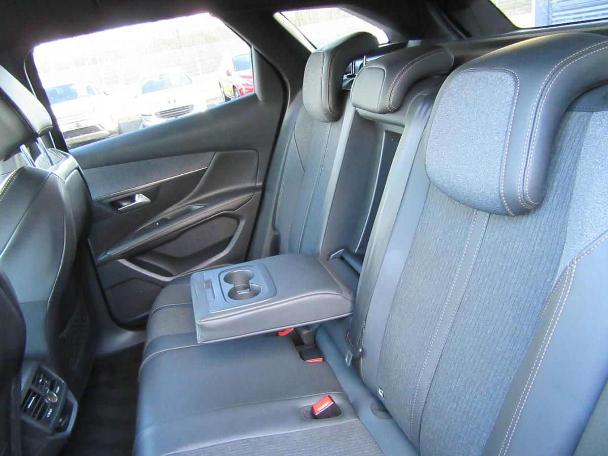 Peugeot 3008, GT LINE 1.2 PureTech 130k MAN6 - fotka 5