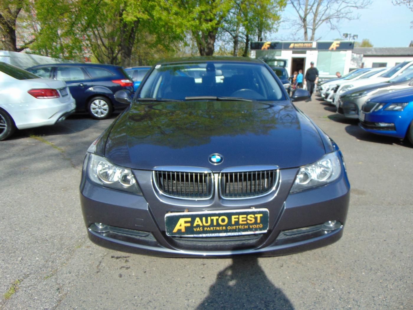 BMW Řada 3, 2,0 2.0i SERVISKA,KLIMA,MANUAL - fotka 2