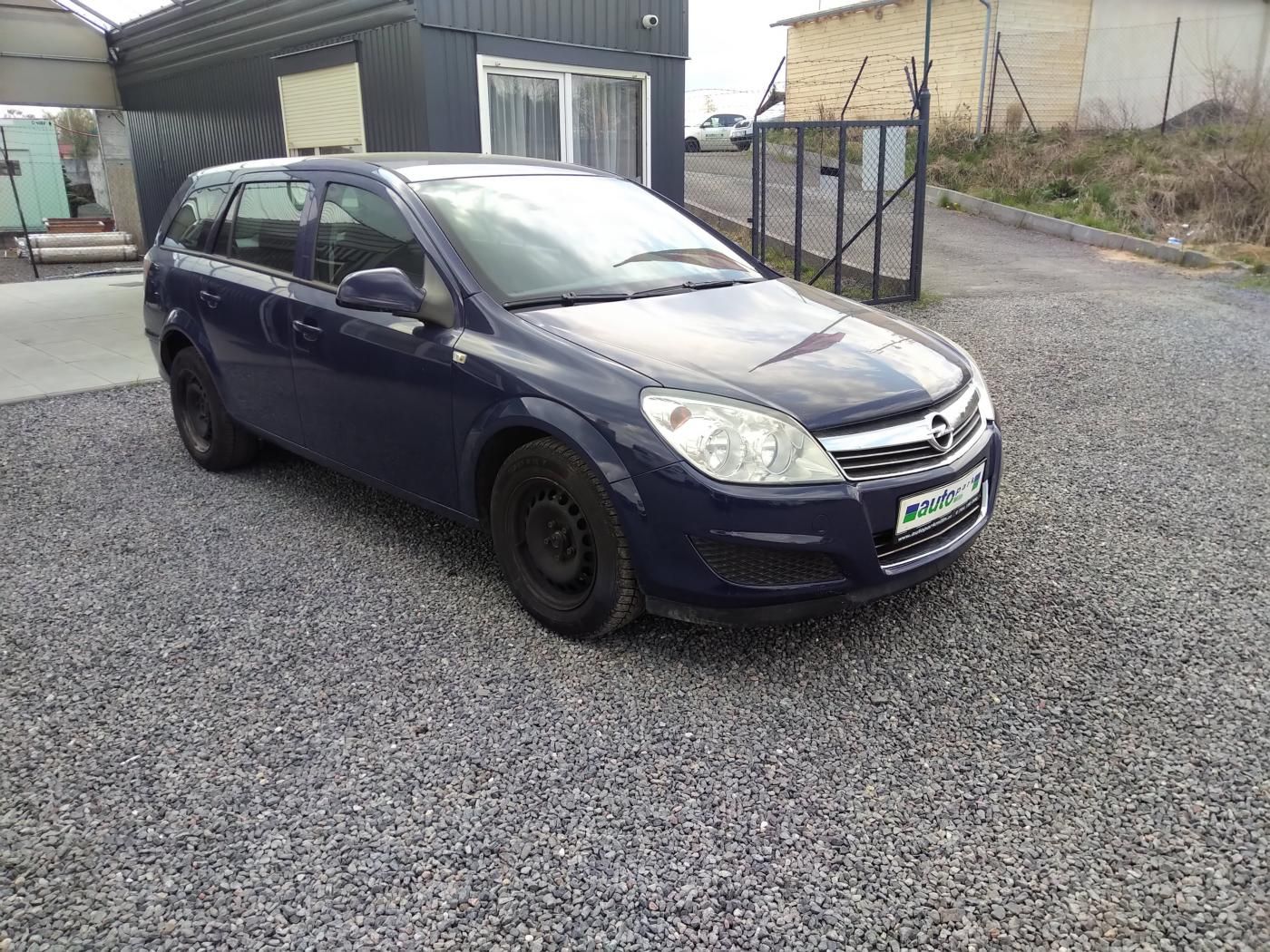 Opel Astra, 1,7 CDTi kombi - fotka 5