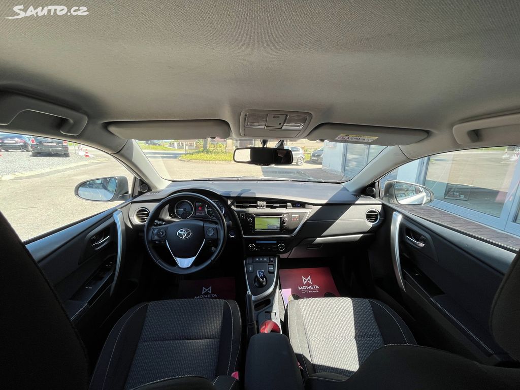 Toyota Auris, fotka 12