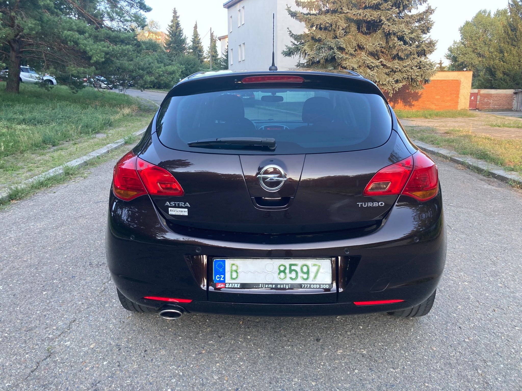 Opel Astra, Turbo, integrovaný nosič kol - fotka 6