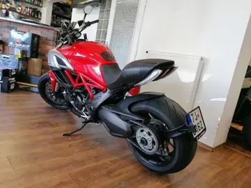 Ducati, Diavel Carbon ABS