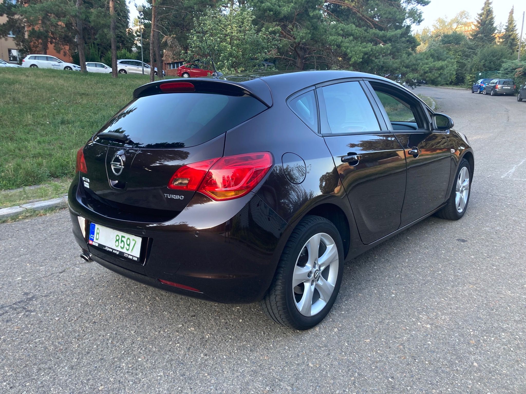 Opel Astra, Turbo, integrovaný nosič kol - fotka 5
