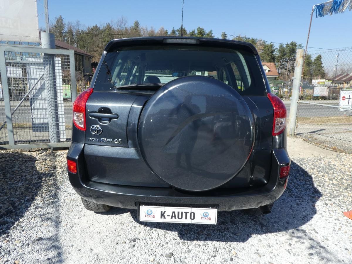 Toyota Rav4, 2.0i 112kW*Klima*Alu*4x4* - fotka 5