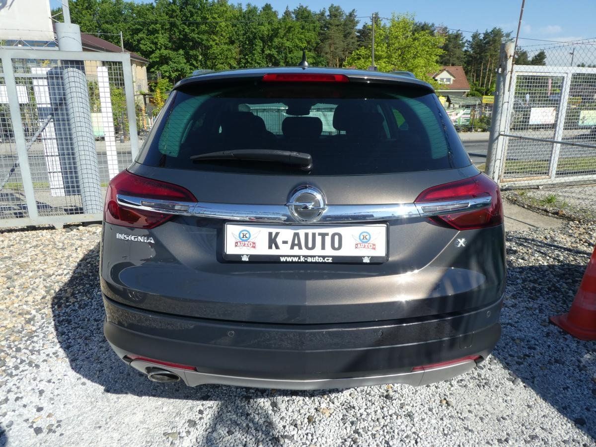 Opel Insignia, 2.0CDTi 120kW*4x4*Country T.* - fotka 5
