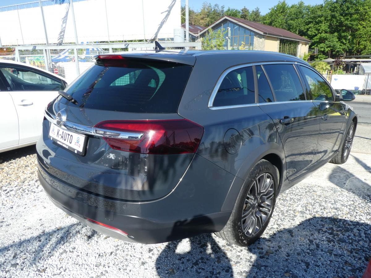 Opel Insignia, 2.0CDTi 120kW*4x4*Country T.* - fotka 4