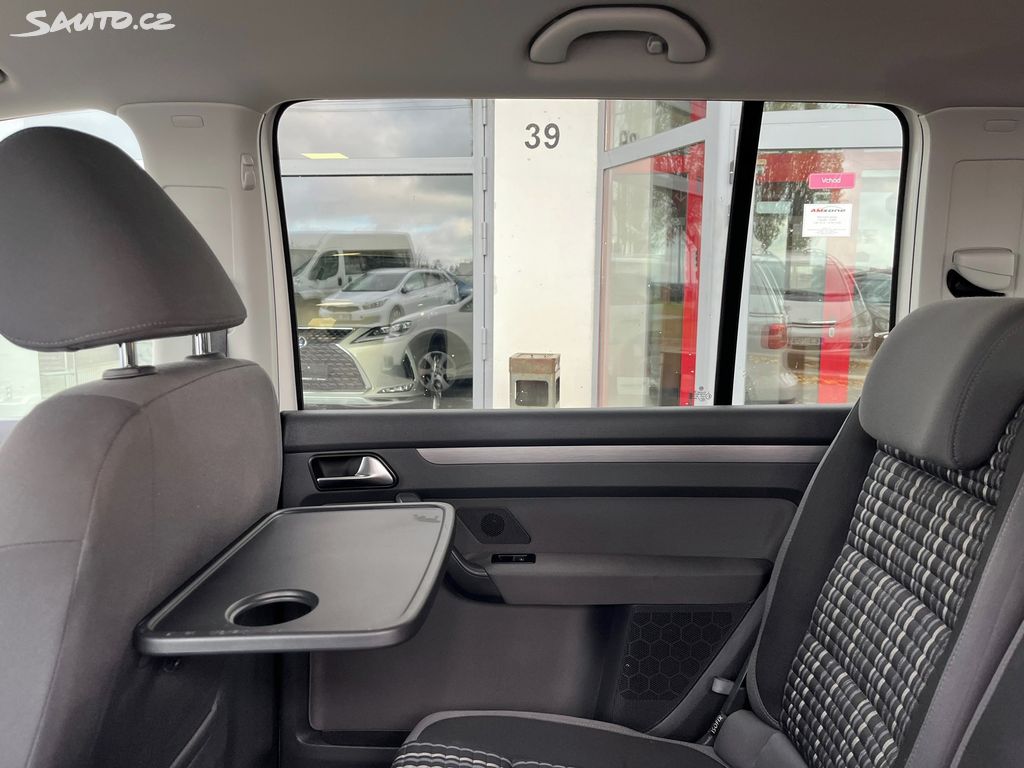 Volkswagen Touran, fotka 16