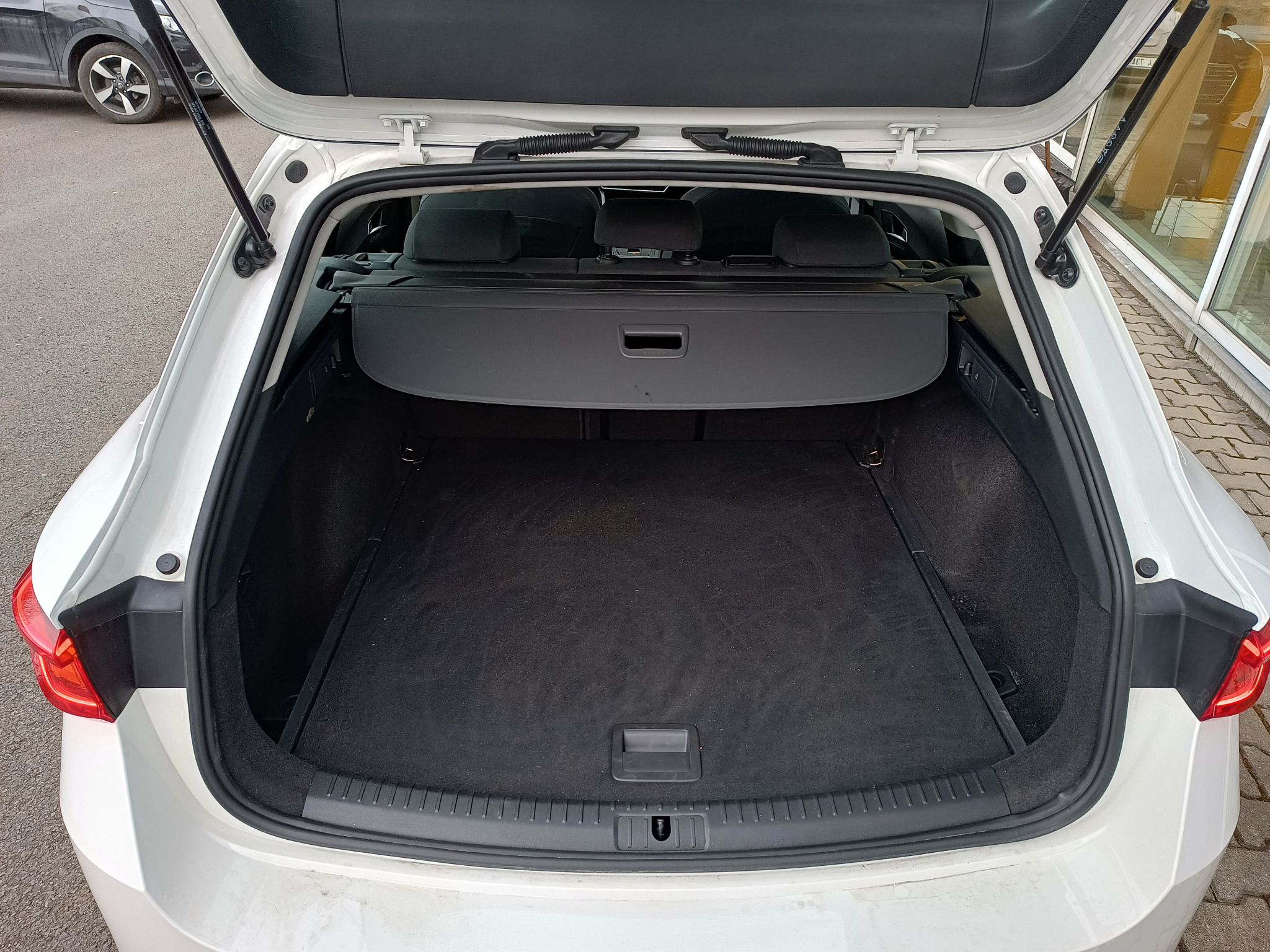 Seat Leon, 2.0Tdi150k DSG 4x4!v ČR,záruka - fotka 6